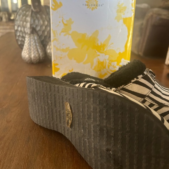 Only worn once. Still in plastic packaging & original box. They are so so cute. - Picture 4 of 5